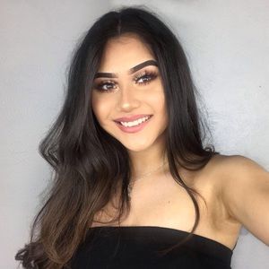 Meet your Posher, Alondra